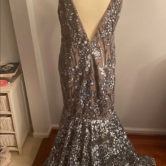 Jovani size 12 special occasion dress gorgeous worn once - Picture 8 of 13